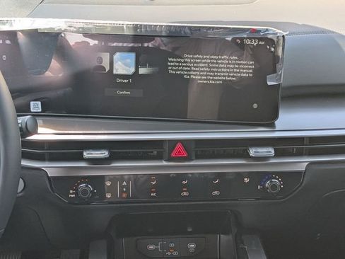New 2026 Kia Sorento LX FWD image 16