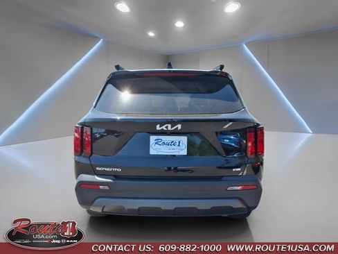 Used 2023 Kia Sorento S AWD/4WD image 5
