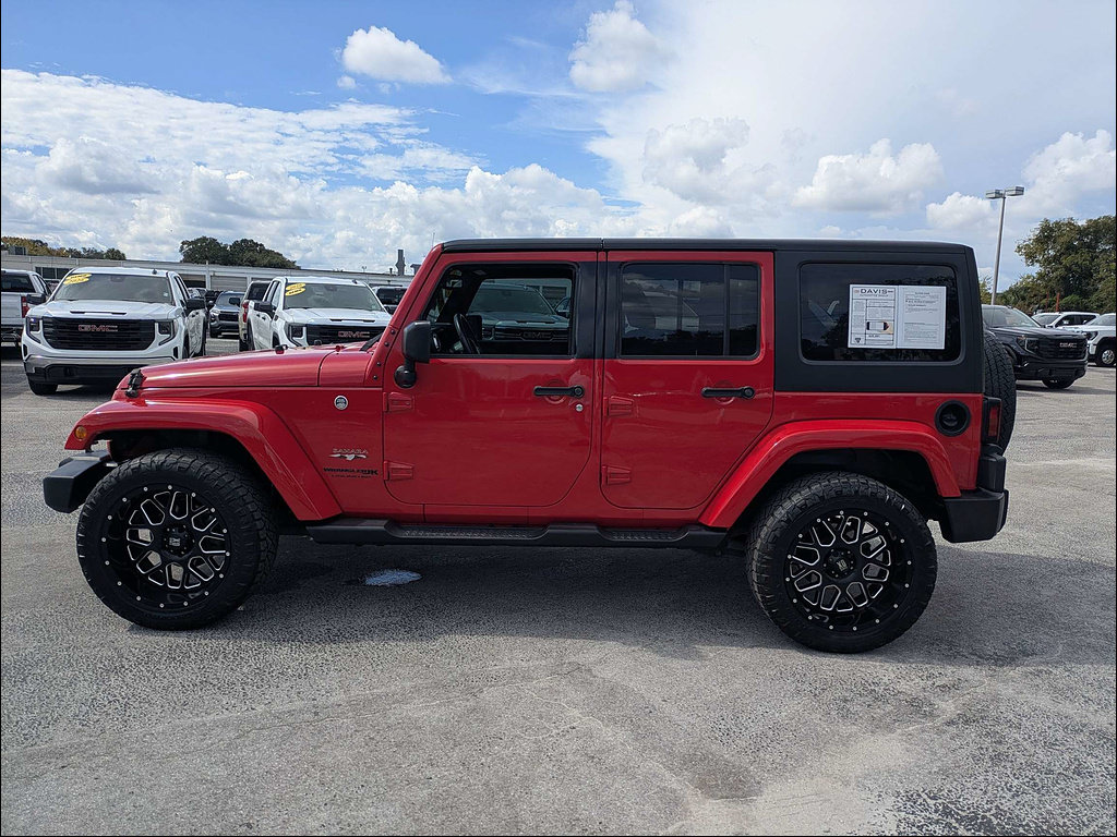 Used 2018 Jeep Wrangler Unlimited Sahara AWD/4WD image 3