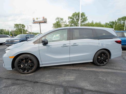 Used 2025 Honda Odyssey Sport-L image 3