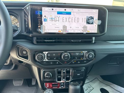 New 2026 Jeep Gladiator Rubicon image 25