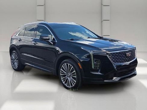 Certified 2024 Cadillac XT4 Premium Luxury FWD image 5