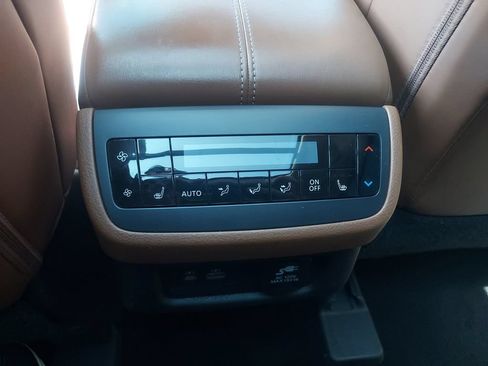Used 2023 Nissan Pathfinder Platinum AWD/4WD image 9