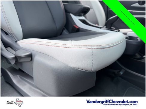 Used 2021 Chevrolet Bolt Premier w/ Infotainment Package FWD image 28