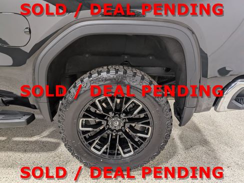 Used 2024 GMC Sierra 1500 SLT w/ SLT Premium Package AWD/4WD image 13