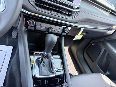 New 2026 Jeep Compass Latitude image 18