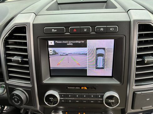 Used 2019 Ford Expedition Platinum image 27