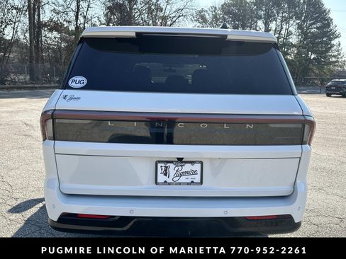 New 2026 Lincoln Navigator L Reserve AWD/4WD image 6
