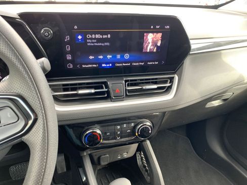 Used 2025 Chevrolet TrailBlazer LT image 18