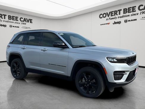 New 2025 Jeep Grand Cherokee Altitude image 1