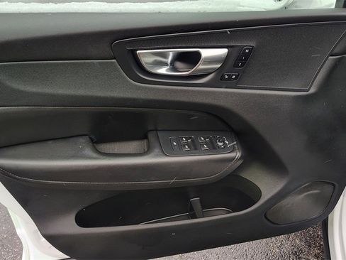 Certified 2023 Volvo XC60 B5 Core w/ Climate Package image 8