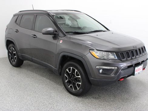 Used 2020 Jeep Compass Trailhawk AWD/4WD image 4