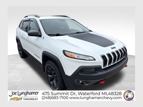 Used 2016 Jeep Cherokee Trailhawk w/ Comfort/Convenience Group AWD/4WD image 1