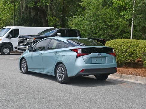Certified 2022 Toyota Prius Limited w/ Premium Convenience Package FWD image 3