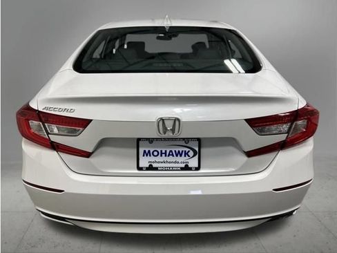 Used 2019 Honda Accord LX image 4