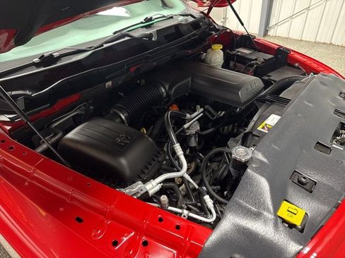 Used 2019 RAM 1500 Express w/ Express Value Package image 32