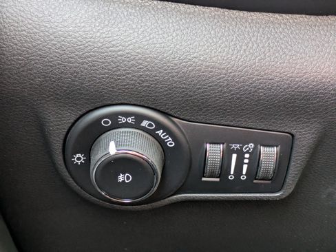 New 2026 Jeep Compass Latitude w/ Sun and Sound Group AWD/4WD image 26