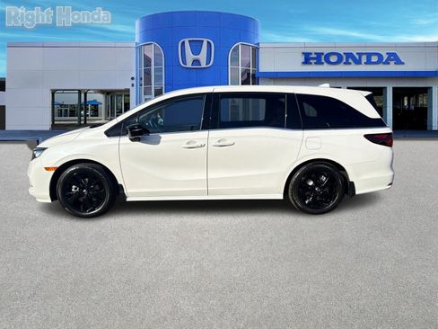 Used 2024 Honda Odyssey Sport image 3