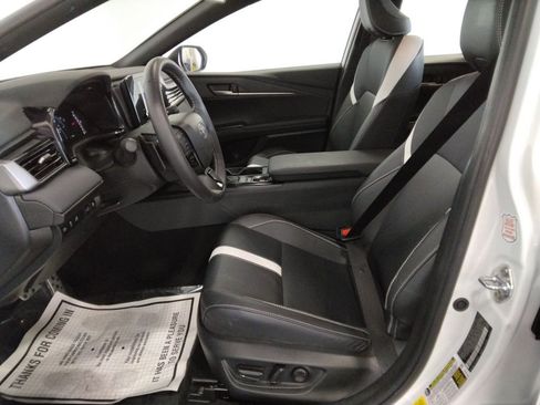 Used 2025 Toyota Camry SE image 29