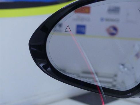 Used 2023 Genesis GV70 2.5T w/ Advanced Package image 32