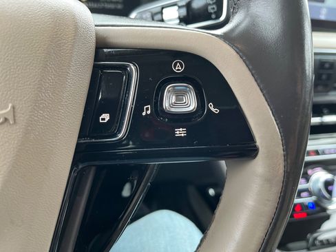 Used 2020 Lincoln Corsair Reserve w/ Equipment Group 201A image 24