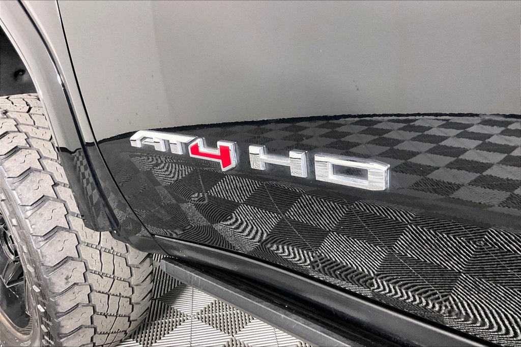 Used 2023 GMC Sierra 2500 AT4 w/ AT4 Premium Plus Package AWD/4WD image 22
