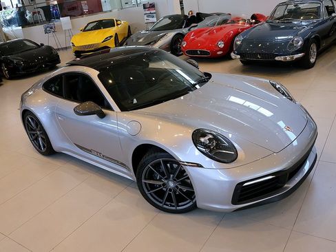Used 2023 Porsche 911 Carrera T RWD image 43