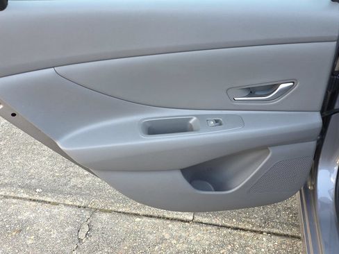 Used 2025 Hyundai Elantra SEL FWD image 30