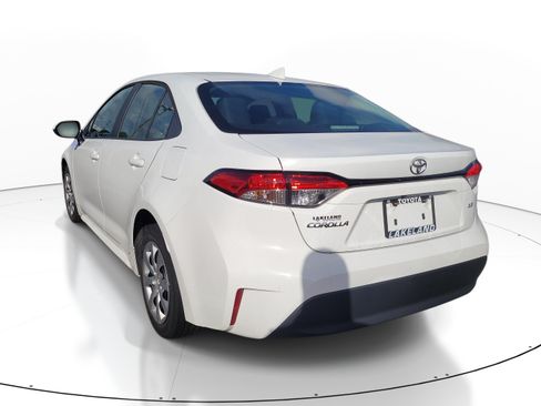 Used 2024 Toyota Corolla LE FWD image 5