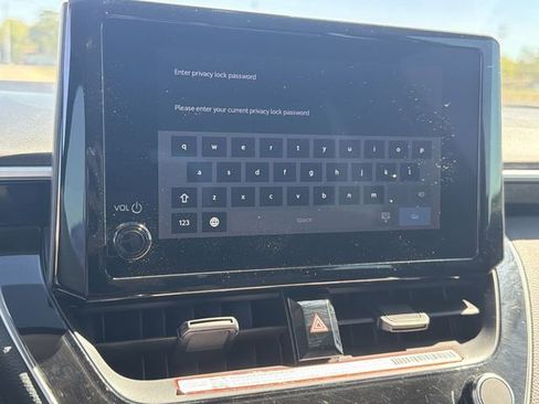 Used 2025 Toyota Corolla LE image 13