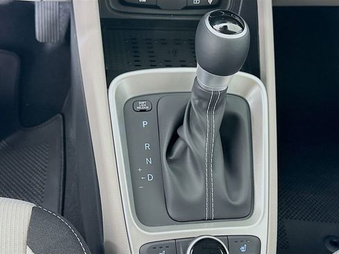 New 2026 Hyundai Venue SEL FWD image 14