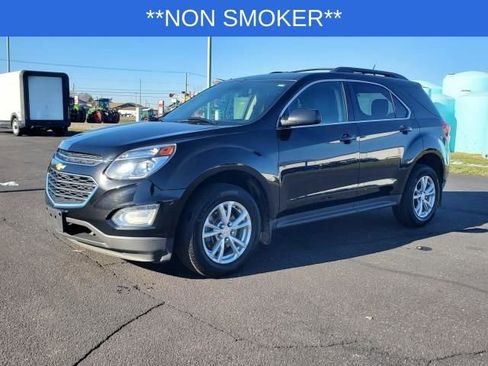 Used 2017 Chevrolet Equinox LT image 2