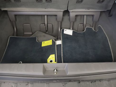 Used 2019 Toyota Sienna XLE image 11