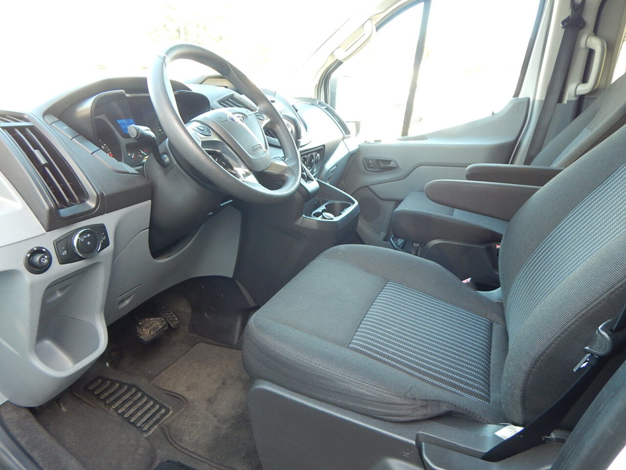 Used 2018 Ford Transit 350 XL RWD image 17