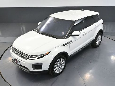 Used 2017 Land Rover Range Rover Evoque SE image 57