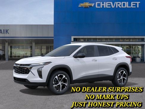 New 2026 Chevrolet Trax RS FWD image 2