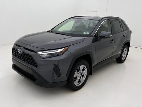 Used 2023 Toyota RAV4 XLE w/ Convenience Package AWD/4WD image 4