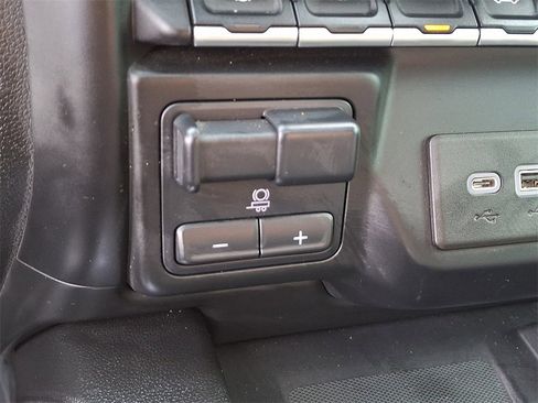 Used 2020 Chevrolet Silverado 2500 LTZ w/ LTZ Premium Package image 27