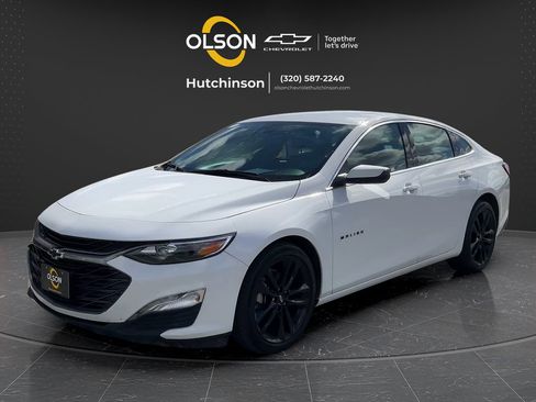 Used 2024 Chevrolet Malibu LT w/ Sport Edition FWD image 2