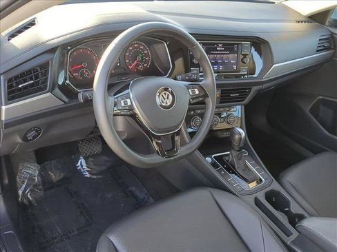 Used 2020 Volkswagen Jetta SE FWD image 10