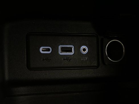 Used 2019 Chevrolet Equinox LT w/ Driver Convenience Package image 19