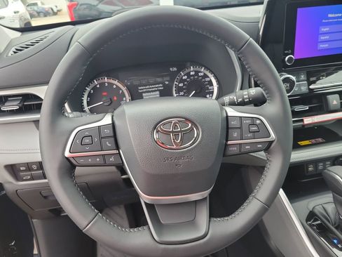 New 2026 Toyota Highlander XLE AWD/4WD image 25