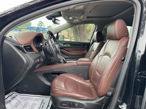 Used 2018 Buick Enclave Avenir AWD/4WD image 10