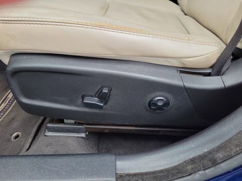 Used 2016 Chrysler 300 Limited image 18