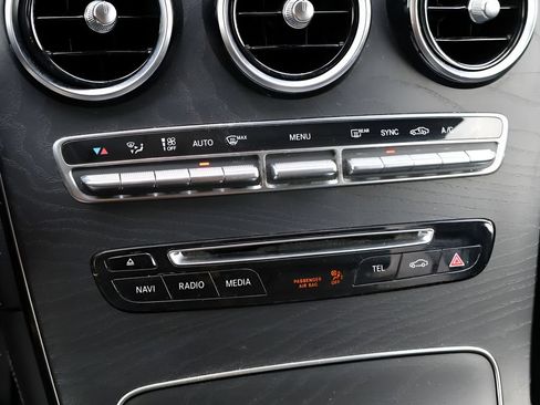 Certified 2019 Mercedes-Benz GLC 300 4MATIC image 24