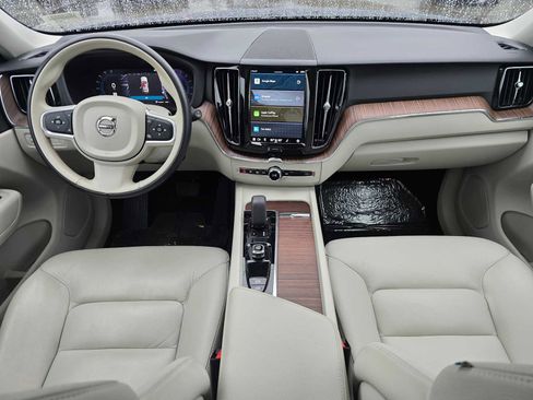 Used 2022 Volvo XC60 B5 Momentum w/ Climate Package image 20
