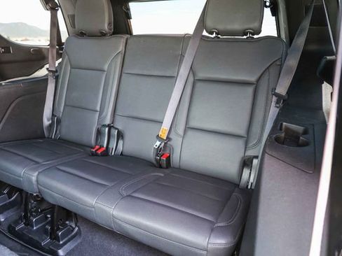 Used 2023 Chevrolet Tahoe Z71 w/ Luxury Package AWD/4WD image 15