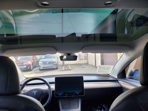 Used 2022 Tesla Model 3 Standard Range image 23