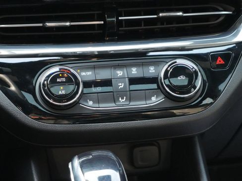 Used 2025 Buick Envista Sport Touring w/ Experience Buick Package FWD image 18