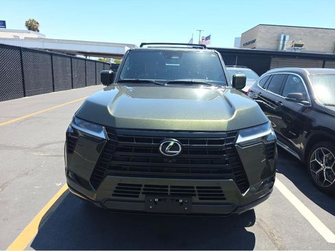 Used 2024 Lexus GX 550 w/ Accessory Package (Z1) AWD/4WD image 2